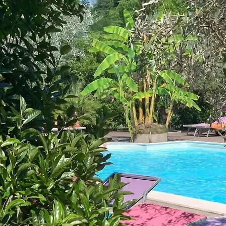 Ξενοδοχείο με διαμερίσματα Veio 2*